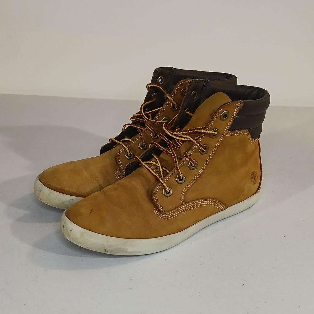 Timberland Women's Londyn Wheat Nubuck  Leather Boots Size 9M